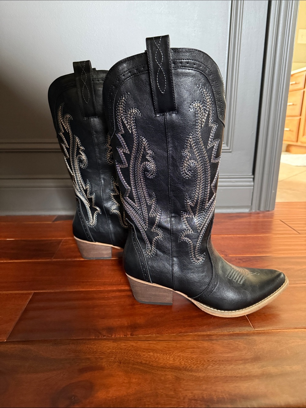 Black Leather Heeled Cowboy Boots - Women's